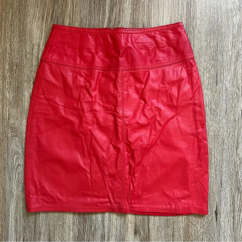 Trump Sport Red 100% Leather Skirt Size 7/8 - Picture 1 of 5